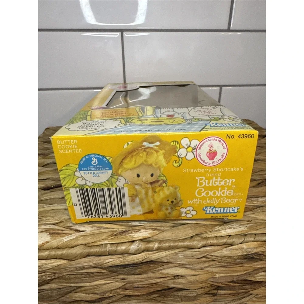 Vintage 1982 Strawberry Shortcake Butter Cookie Doll w/ Jelly‎ Bear Pet Comb Box
